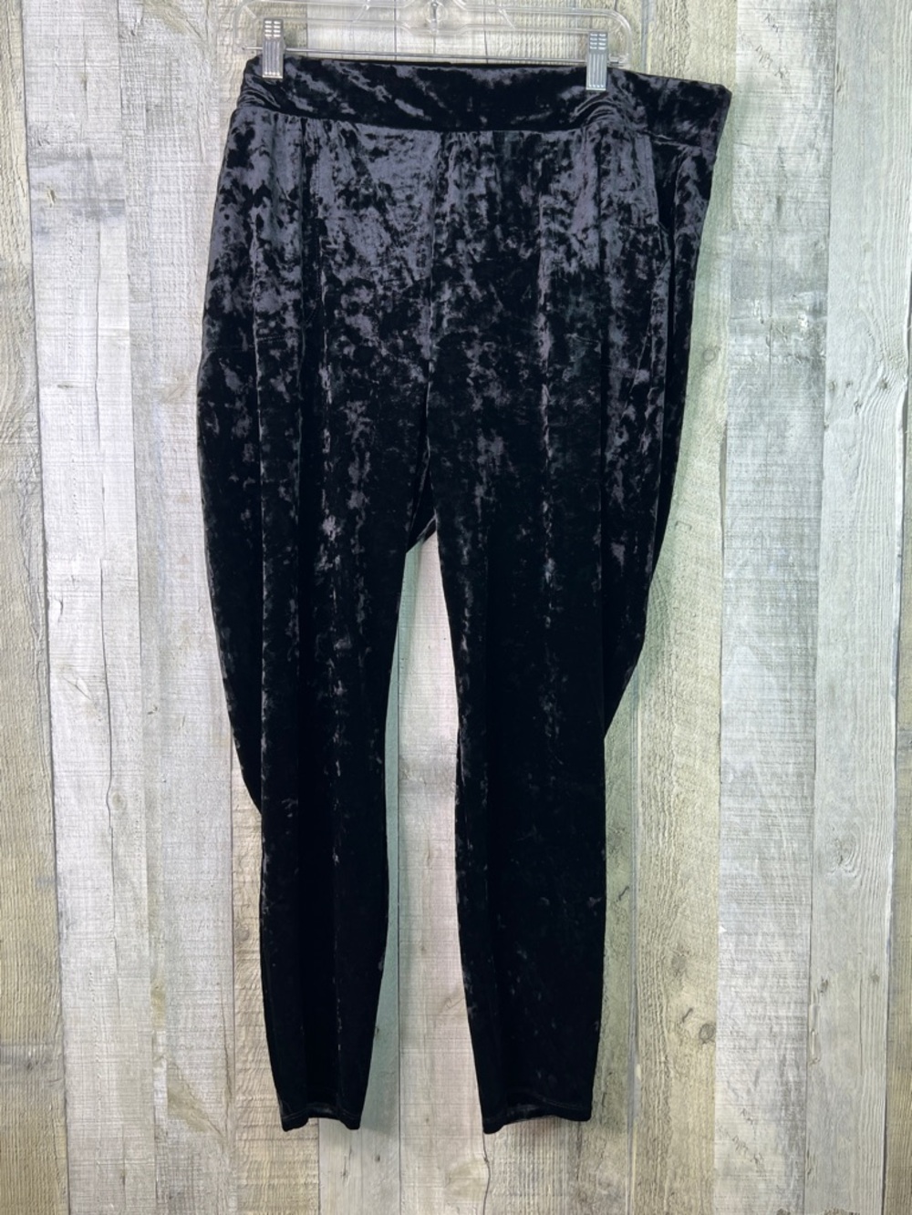 Torrid Size 4(4X)(26) Black Velvet Jogger Full Length Pockets Stretch Waistband